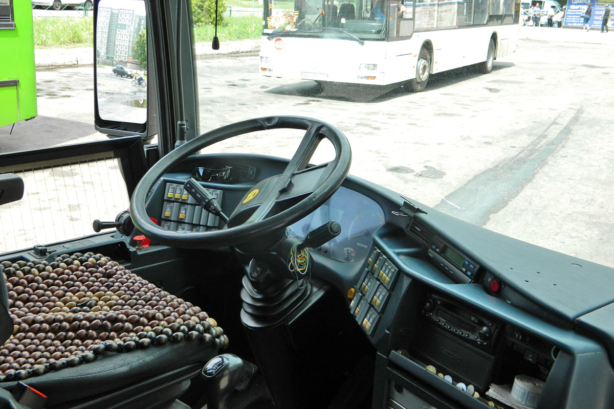 Харьковская область, Neoplan N316K Euroliner № 33