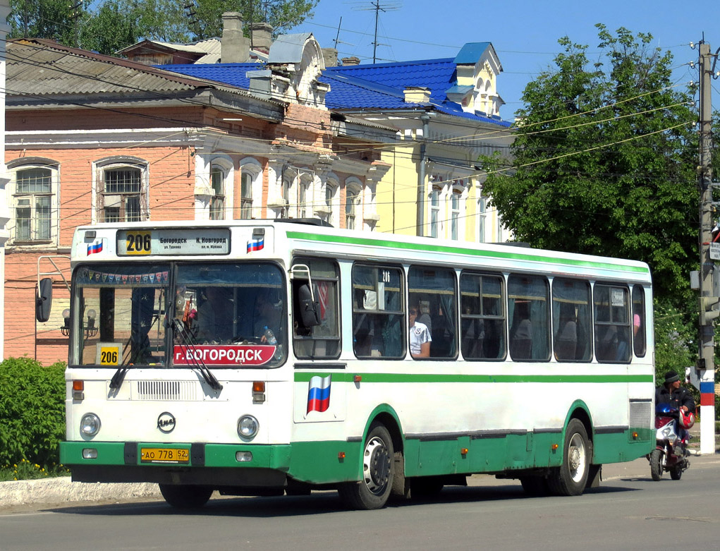 Nizhegorodskaya region, LiAZ-5256.40-01 # АО 778 52