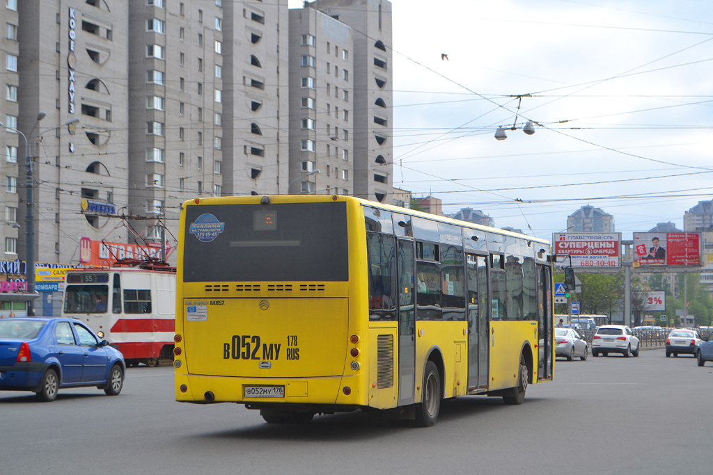 Санкт-Петербург, Golden Dragon XML6125CR № В 052 МУ 178