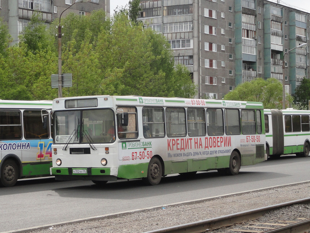 Вологодская область, ЛиАЗ-5256.00 № Е 352 ВЕ 35