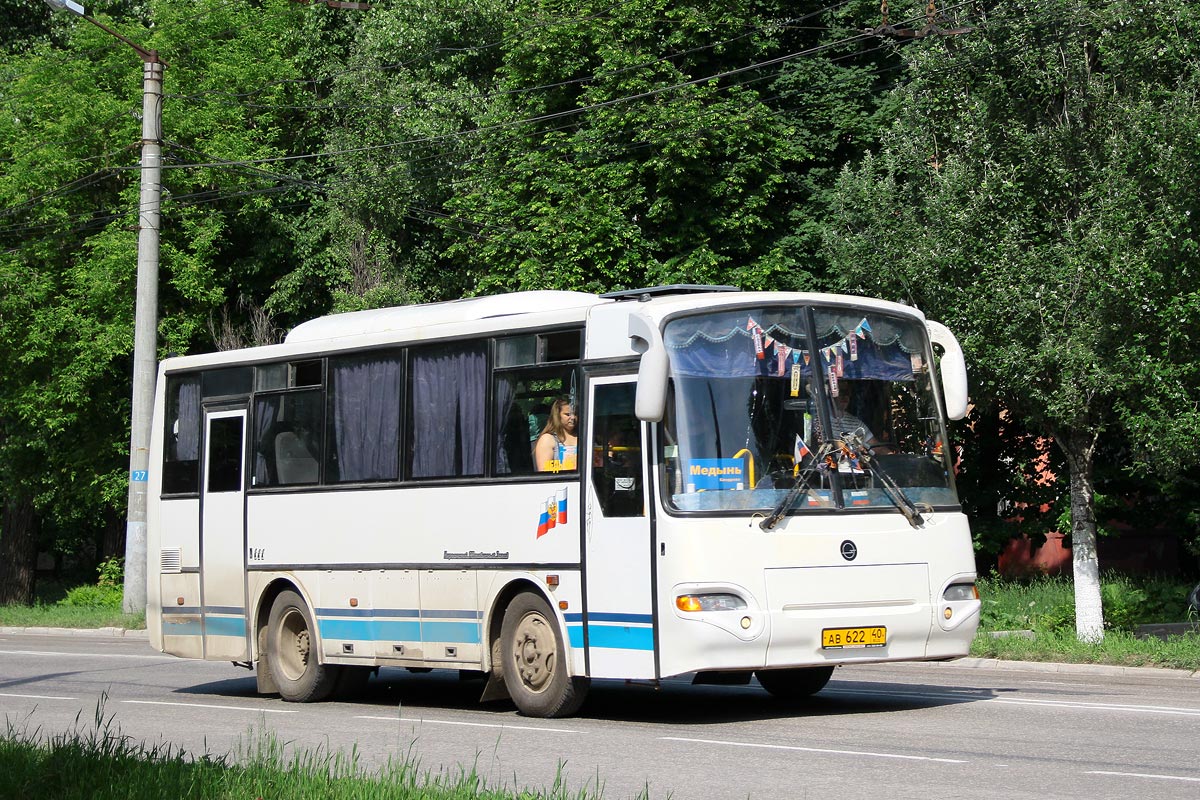 Автобус медынь. Автобус Медынь Калуга. Автобус Мерседес Калуга. Медынь фаянсовая автобус. Курск Калуга автобус.