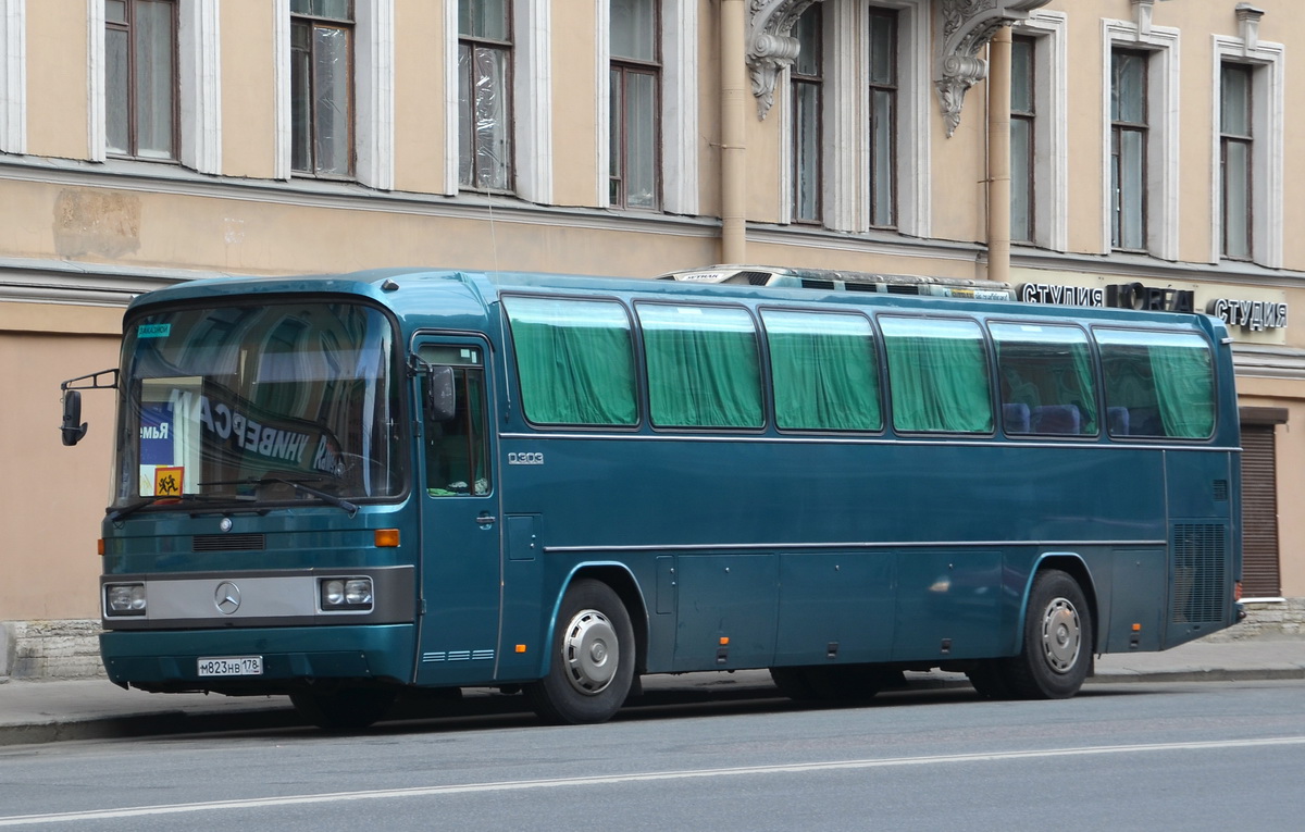 Санкт-Петербург, Mercedes-Benz O303-15RHS Лидер № М 823 НВ 178