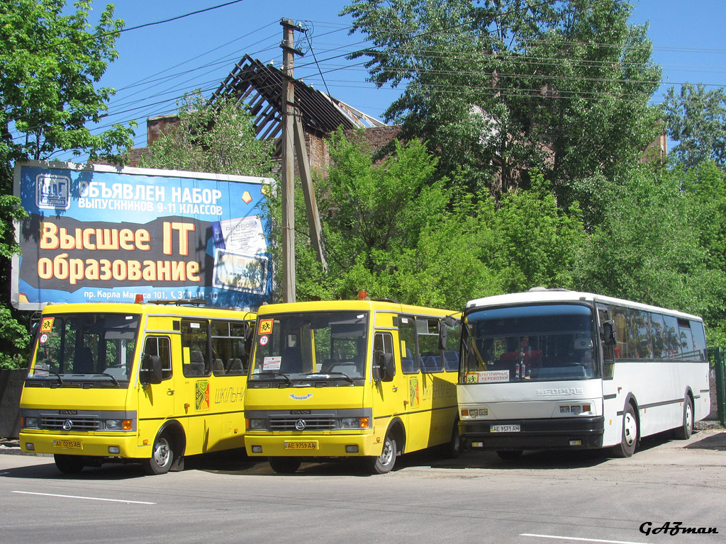 Днепропетровская область, БАЗ-А079.13ш № AE 0235 AB; Днепропетровская область, БАЗ-А079.13ш № AE 9759 AA; Днепропетровская область, Neoplan N316L Transliner № AE 9571 AM; Днепропетровская область — Разные фотографии