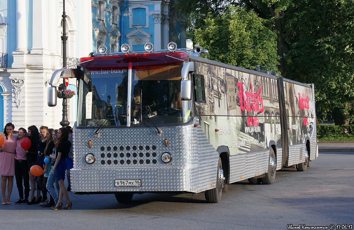 Sankt Petersburg, Ikarus 280.33 Nr. В 967 МХ 98