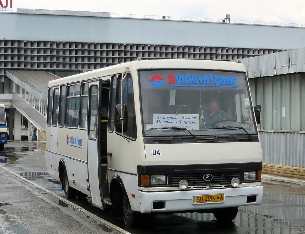 Миллерово луганск расписание. Луганск Миллерово автобус. Ниссан автостанция Луганск. Паньковка автовокзал маршрут Луганск. Автобус Перевальск Луганск.