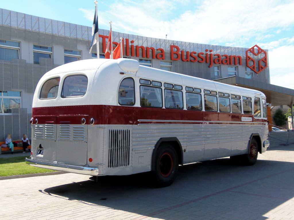 Estonsko, ZiS-127 č. 3001; Estonsko — Yearly exhibition of old buses