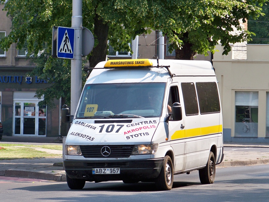 Литва, Mercedes-Benz Sprinter W901/W902 212D № ABZ 957