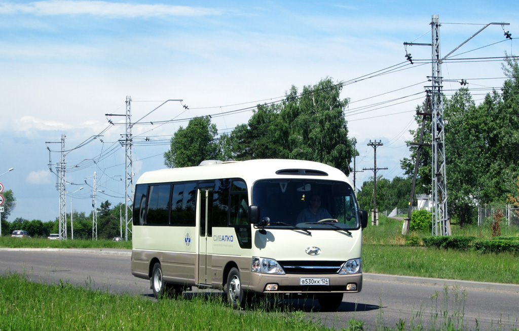 Красноярский край, Hyundai County Deluxe № В 530 КК 124