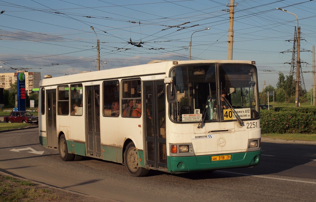 Санкт-Пецярбург, ЛиАЗ-5256.25 № 2251