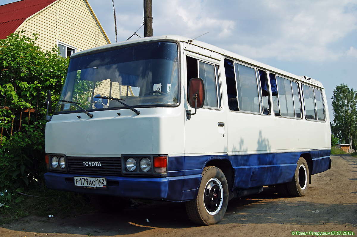 Кемеровская область - Кузбасс, Toyota Coaster (II B20/B30) № Р 179 АО 142