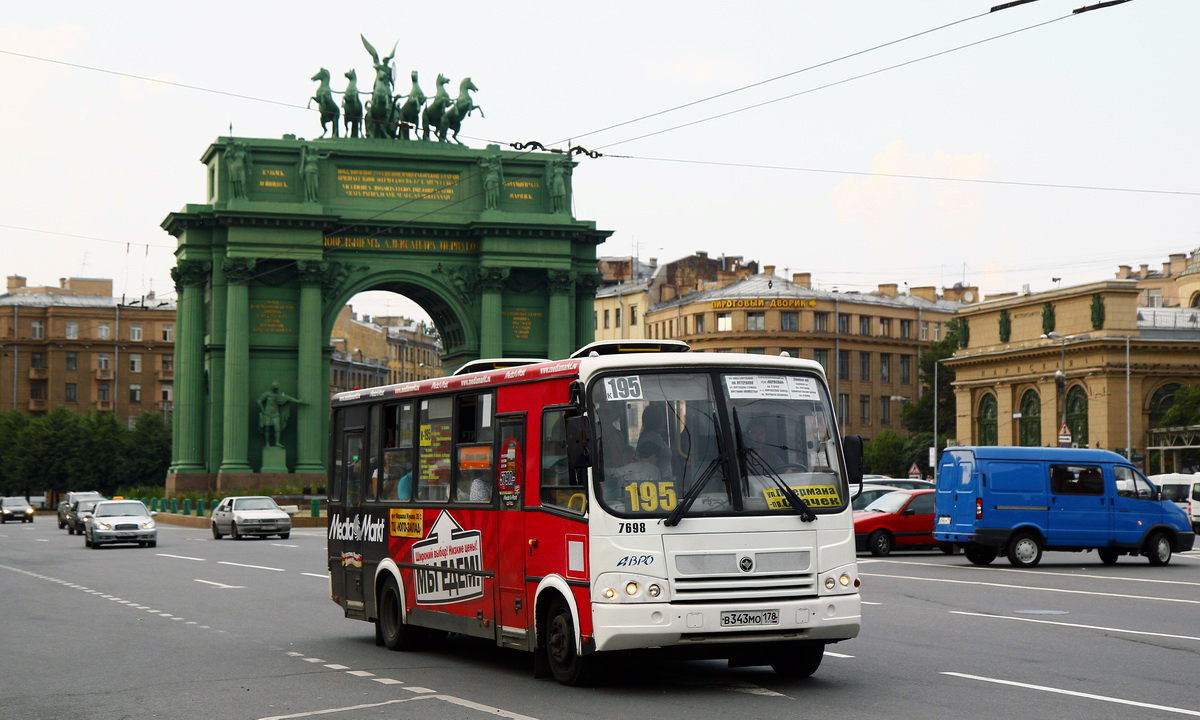 Szentpétervár, PAZ-320412-05 sz.: 7698