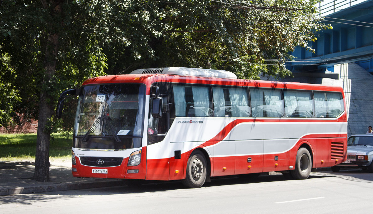 Новосибирская область, Hyundai Universe Space Luxury № В 561 УУ 154