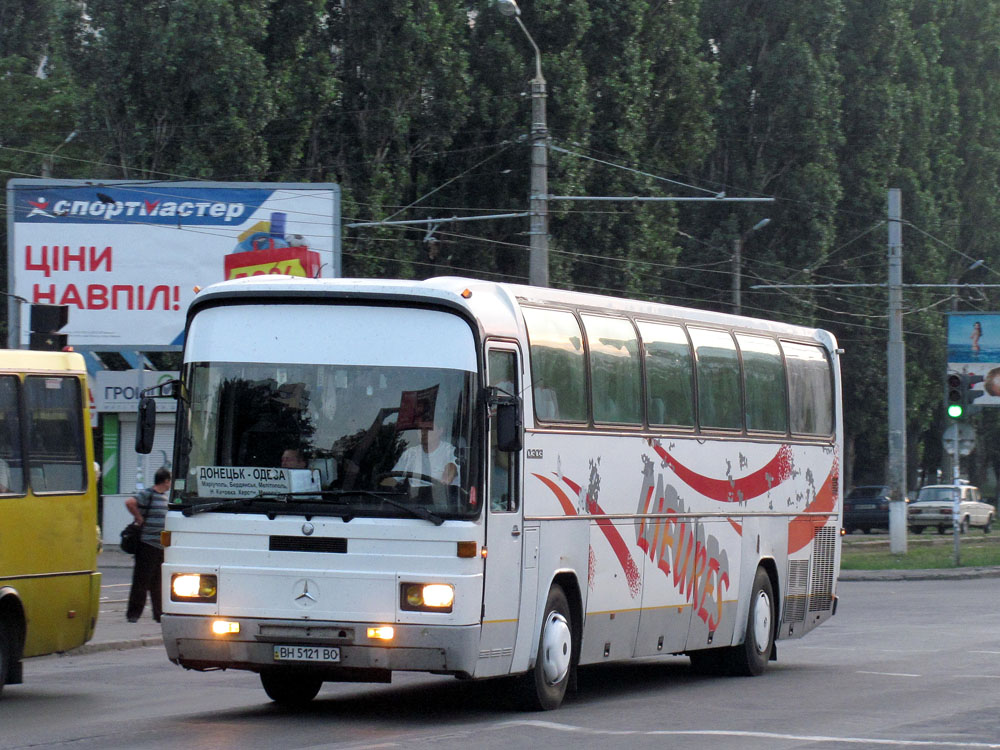 Автобус Mercedes Benz o303