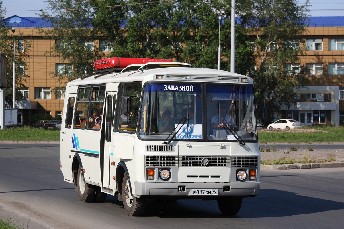 Томская область, ПАЗ-32053 № Е 017 ОМ 70