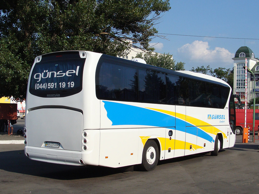 Киев, Neoplan P21 N2216SHD Tourliner SHD № AA 0394 KP