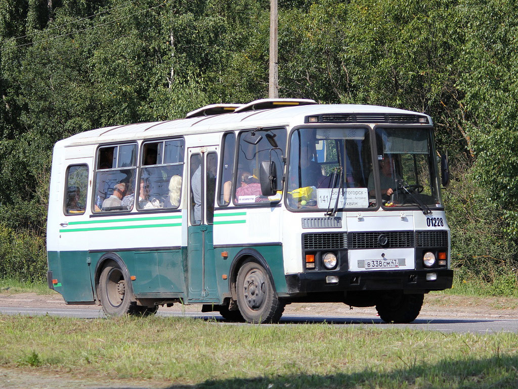 Ленинградская область, ПАЗ-32053-07 № 01228