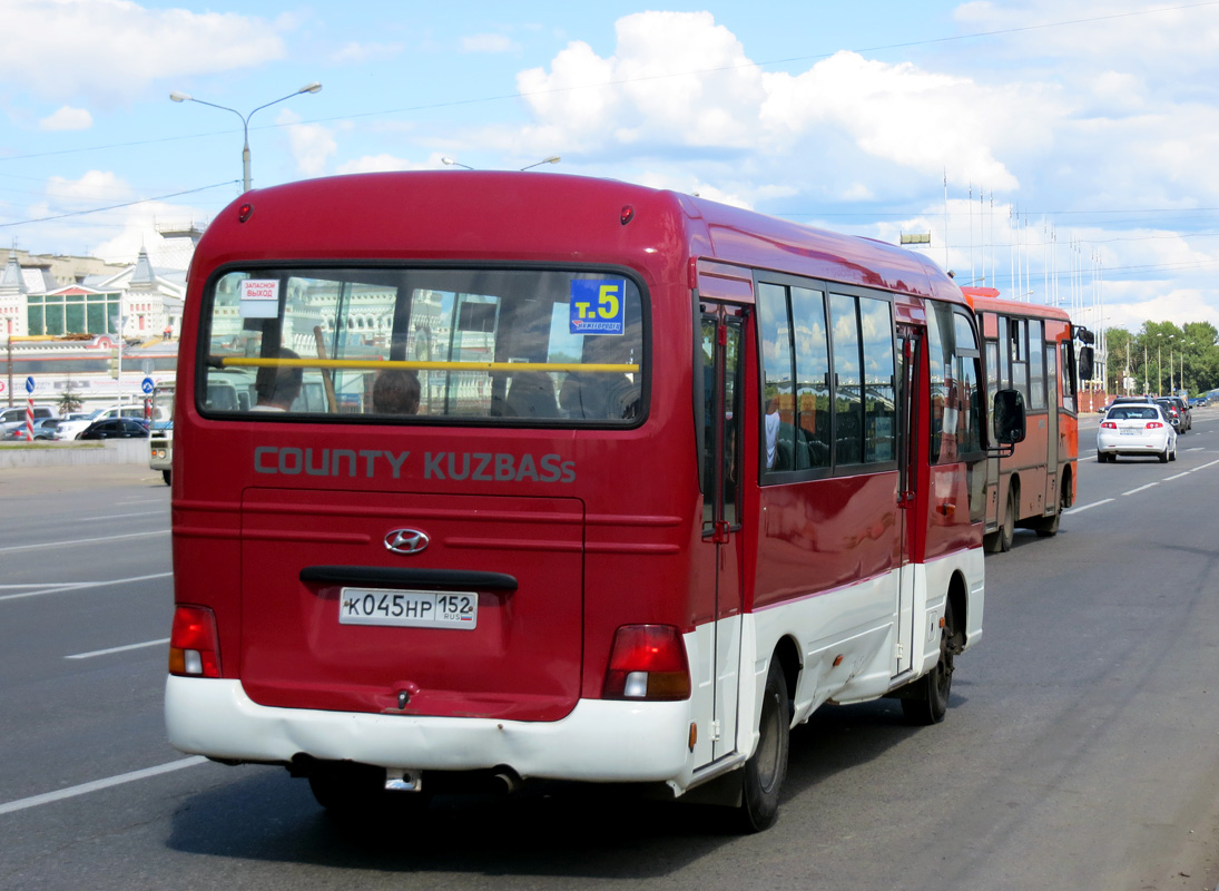 Nizhegorodskaya region, Hyundai County Kuzbass # К 045 НР 152