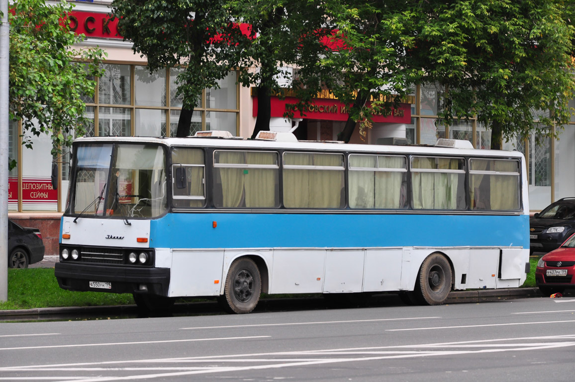 Moszkva, Ikarus 256.75 sz.: А 550 УН 199