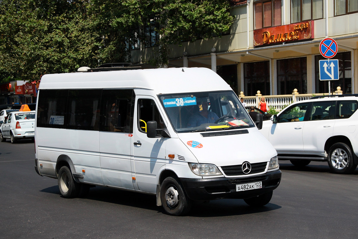 Краснодарский край, Самотлор-НН-323760 (MB Sprinter 408CDI) № А 482 АК 123