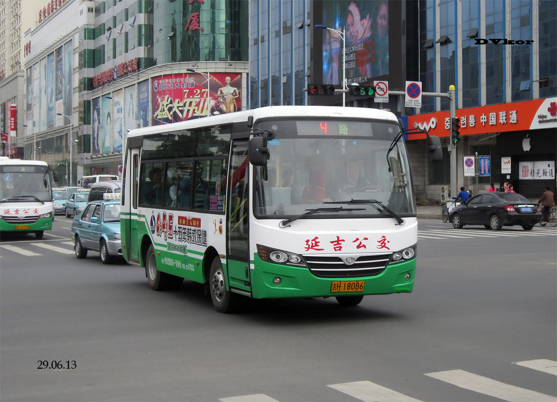 Китай, YouYi ZGT6718 № 吉H 18086