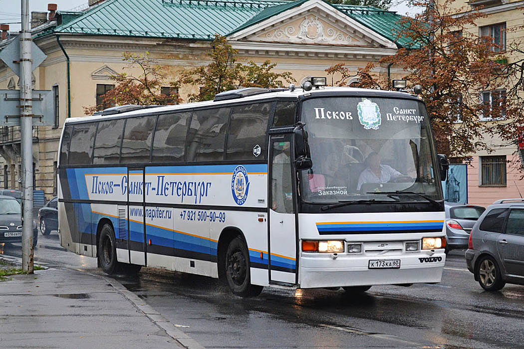 Автофаворит псков санкт петербург. Fotobus Псков. Автофаворит. Автобусы Автофаворит Псков. Маршрутка Автофаворит.