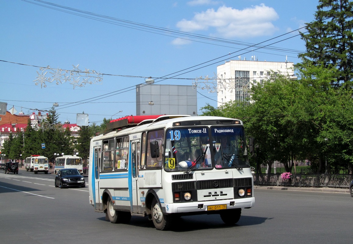 Tomsk region, PAZ-32054 # АС 011 70