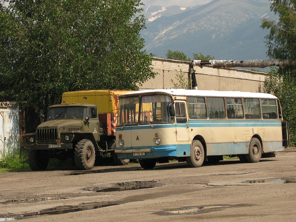 Восточно-Казахстанская область, НЗАС-4951 № F 272 DP; Восточно-Казахстанская область, ЛАЗ-695Н № F 712 AE