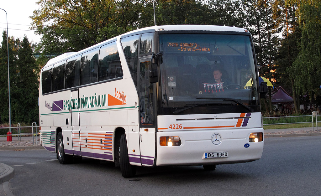 Łotwa, Mercedes-Benz O350-15RHD Tourismo Nr 4226