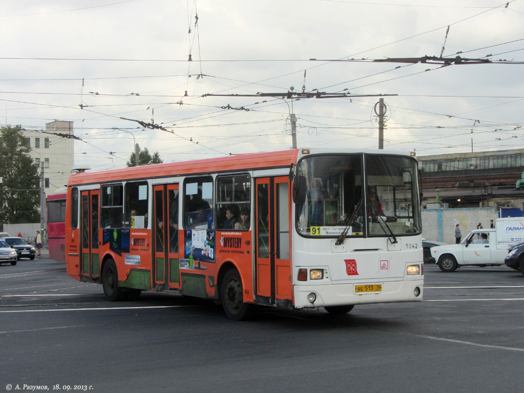 Санкт-Петербург, ЛиАЗ-5256.25 № n042