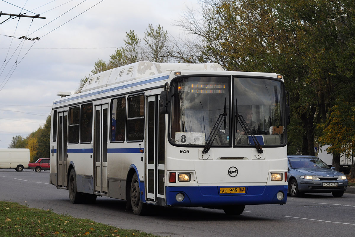 Новгородская область, ЛиАЗ-5256.57 № 945