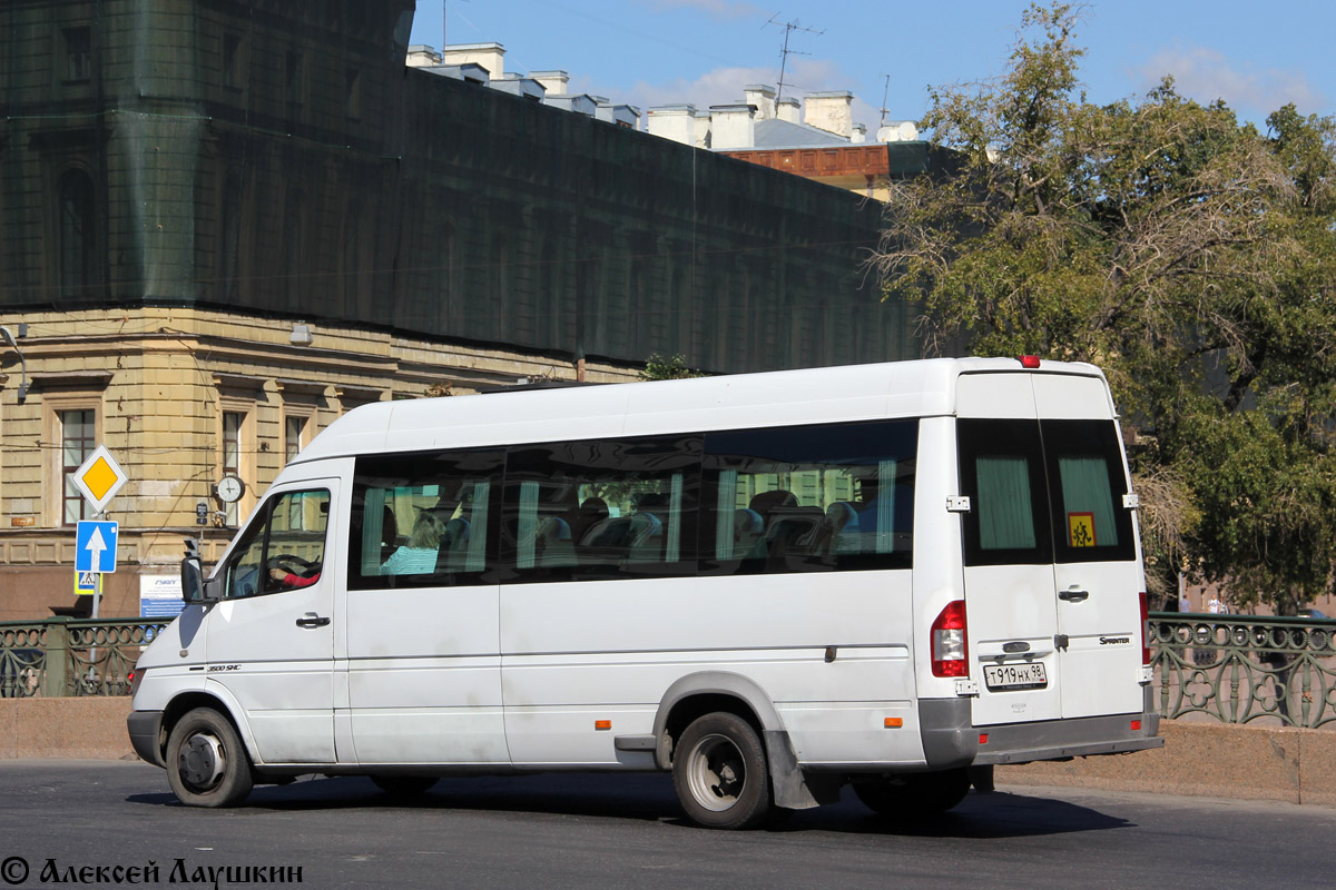 Санкт-Петербург, Freightliner Sprinter № Т 919 НХ 98