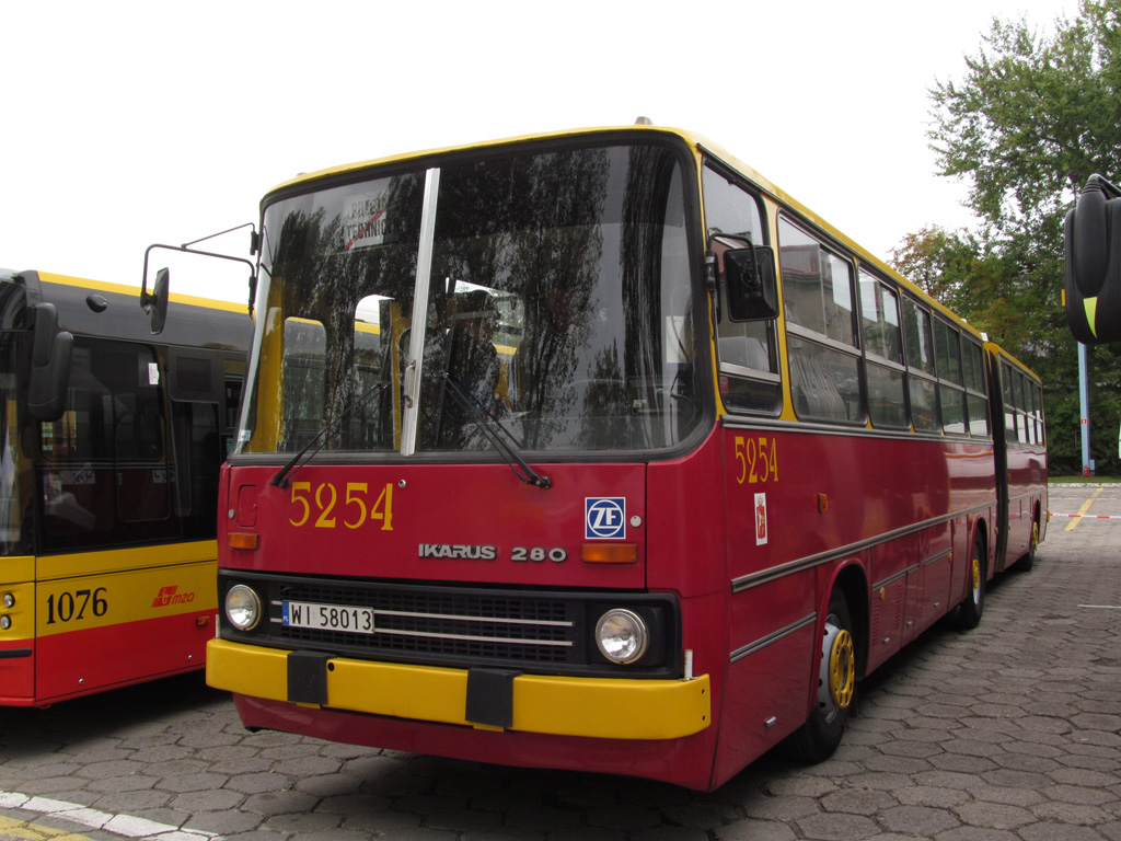 Poland, Ikarus 280.37 # 5254