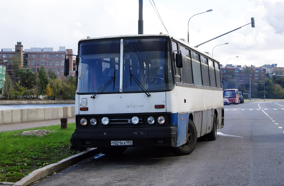 Москва, Ikarus 256.75 № Т 021 КХ 197