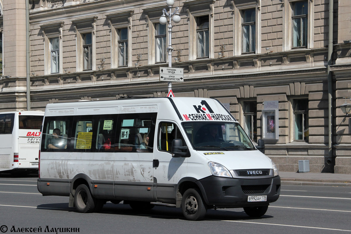 Санкт-Петербург, Нижегородец-2227UU (IVECO Daily) № В 992 АР 178