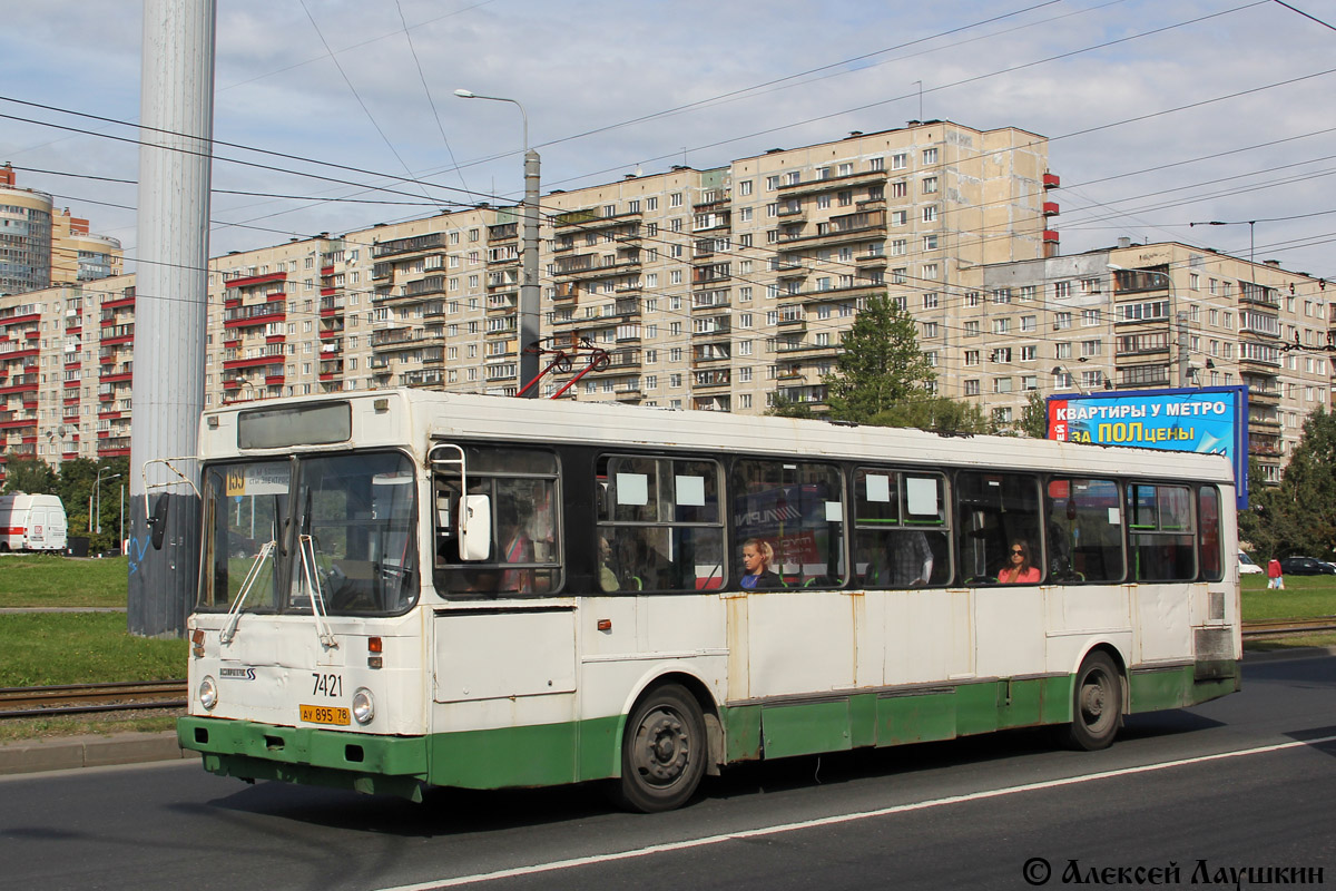 Санкт-Петербург, ЛиАЗ-5256.25 № 7421