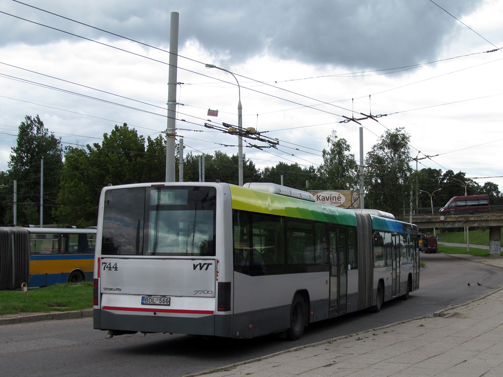 Литва, Volvo 7700A № 744