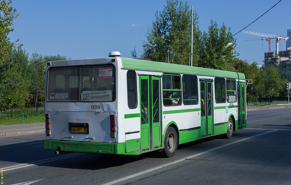 Moskva, LiAZ-5256.25 č. 18264