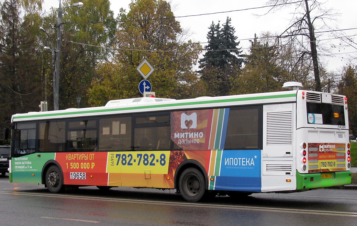 Moskwa, LiAZ-5292.22 (2-2-2) Nr 19658