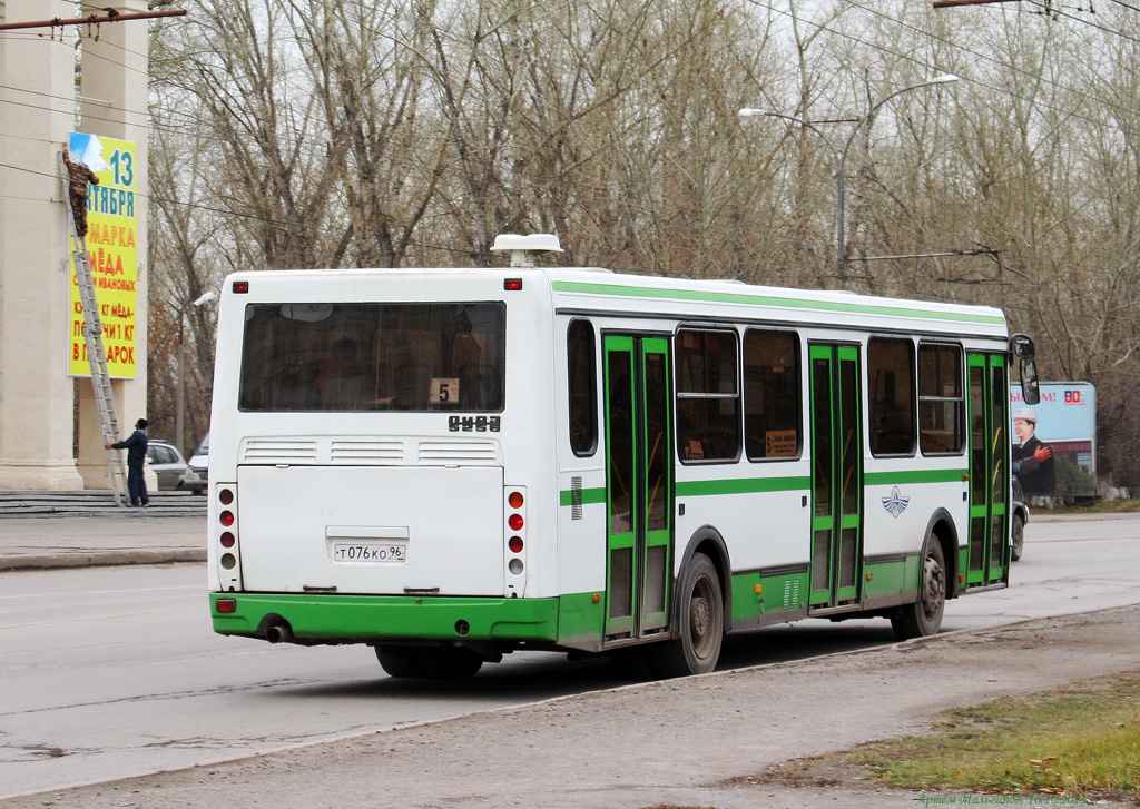 Свердловская область, ЛиАЗ-5256.45 № Т 076 КО 96