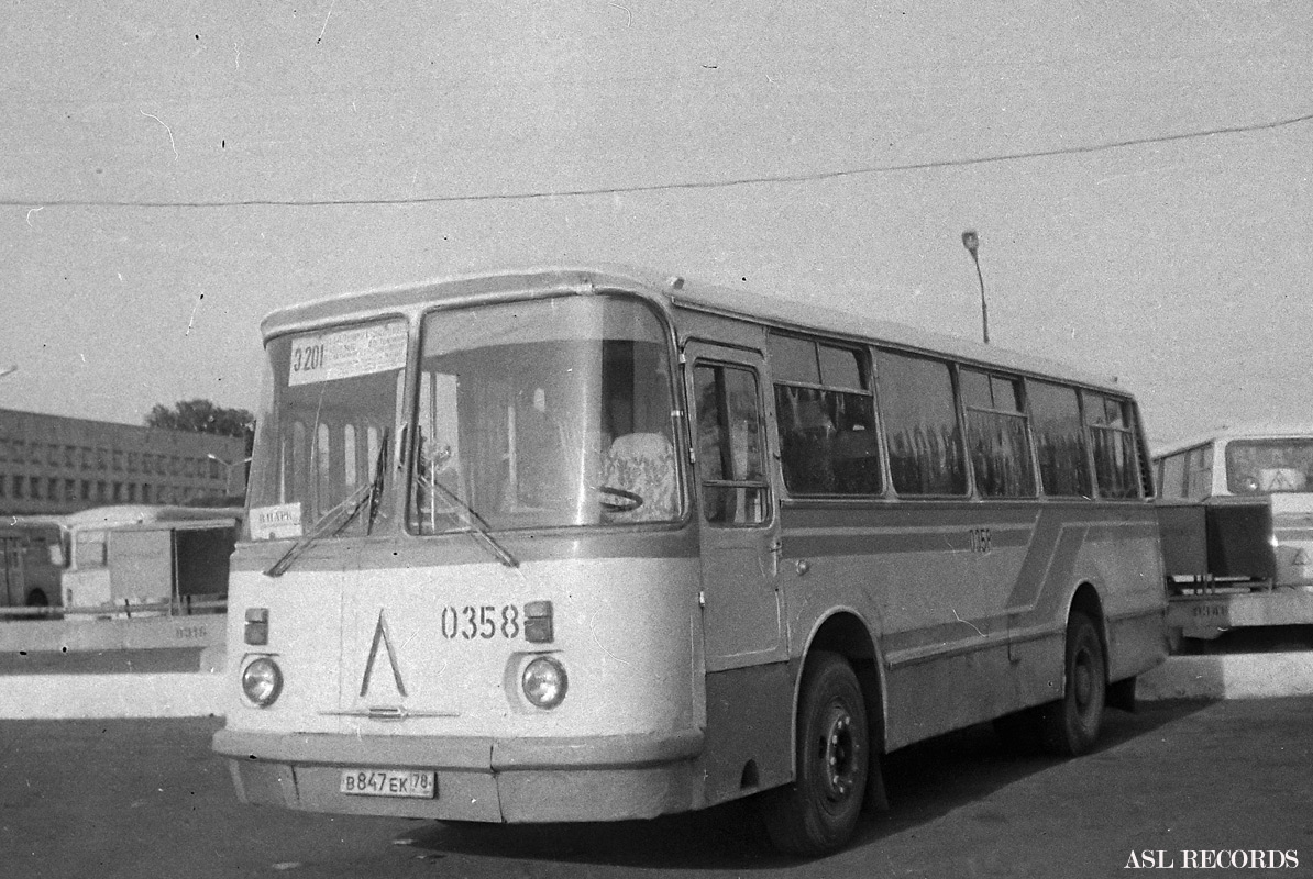 Petrohrad, LAZ-695N č. 0358