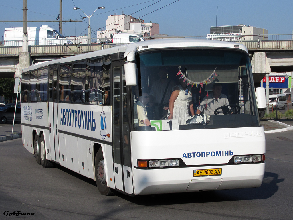 Днепропетровская область, Neoplan N318/3Ü Transliner № AE 9882 AA