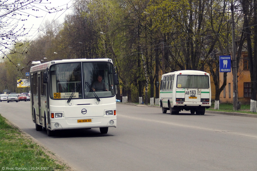 Цвярская вобласць, ЛиАЗ-5256.26 № 72; Цвярская вобласць, ПАЗ-3205 (00) № АВ 163 69; Цвярская вобласць — Городские, пригородные и служебные автобусы Твери (2000 — 2009 гг.)