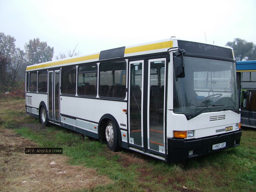 Венгрия, Ikarus 415.18B № HMD-381