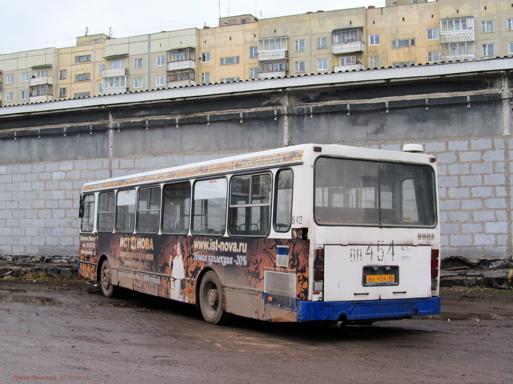 Свердловская область, ЛиАЗ-5256.45 № 942