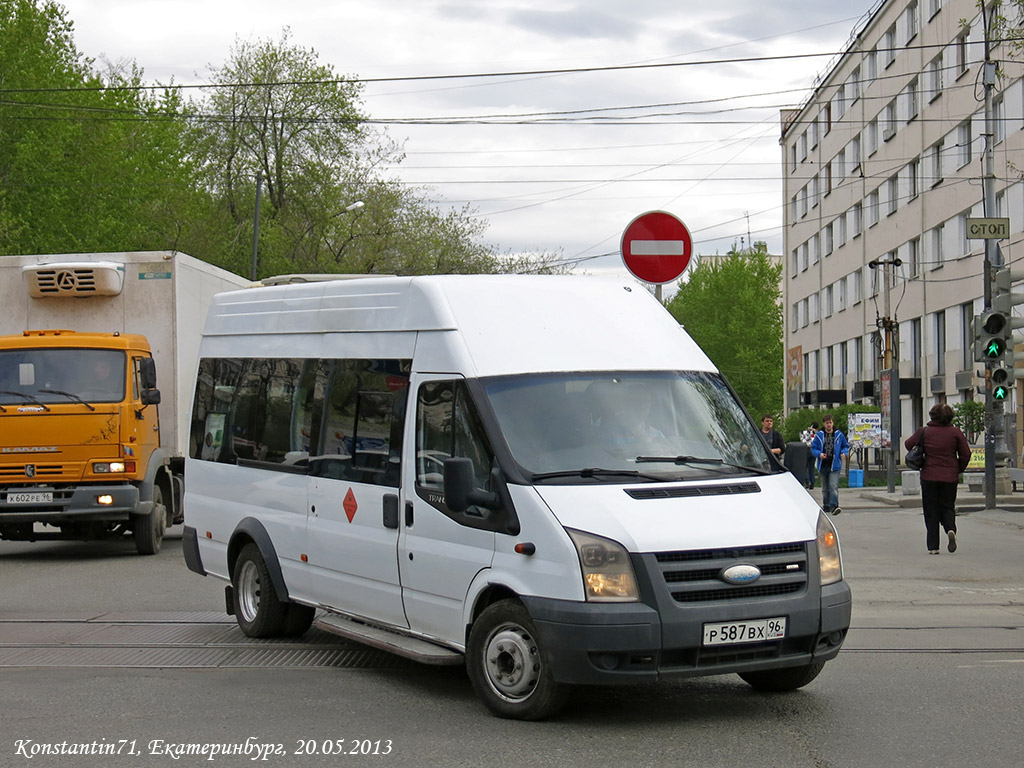 Свердловская область, Самотлор-НН-3236 (Ford Transit) № Р 587 ВХ 96