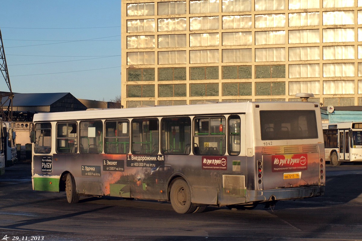 Санкт-Петербург, ЛиАЗ-5256.25 № n042