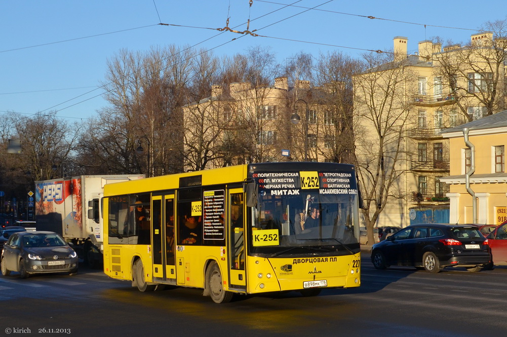 Sankt Petersburg, MAZ-206.068 Nr 227