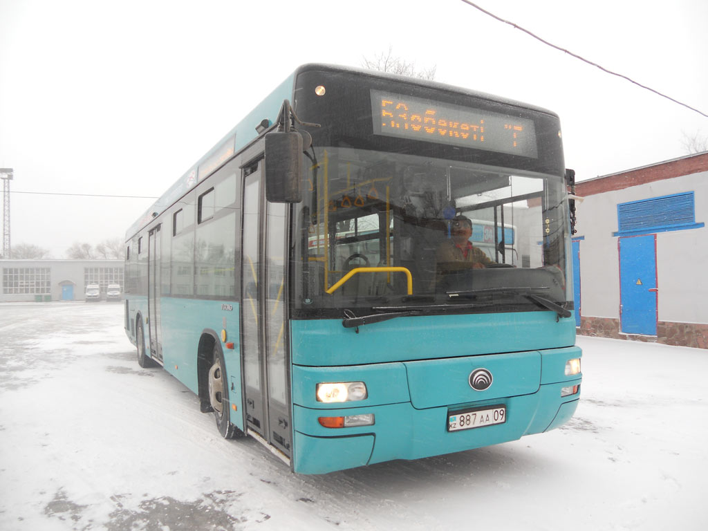 Карагандзінская вобласць, Yutong ZK6118HGA № 887 AA 09