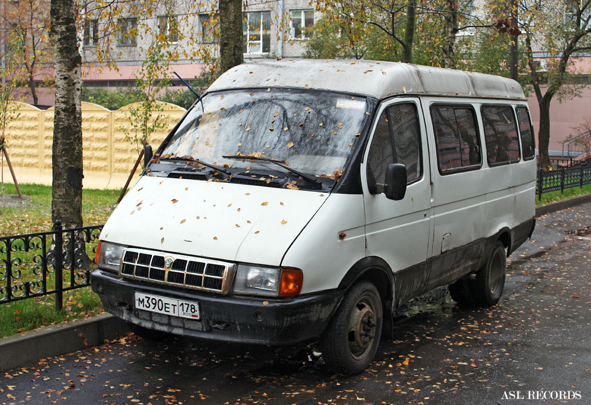 Sankt Petersburg, GAZ-3221 (all) Nr М 390 ЕТ 178