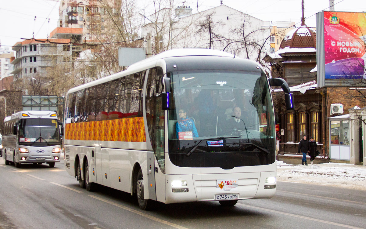 Свердловская область, MAN R08 Lion's Coach L RHC444 L № С 745 УО 96